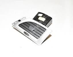 SAĞ YAN HAVALANDIRMA IZGARASI