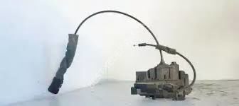 OE 825020005R-SOL ARKA KAPI KİLİDİ SCENIC III